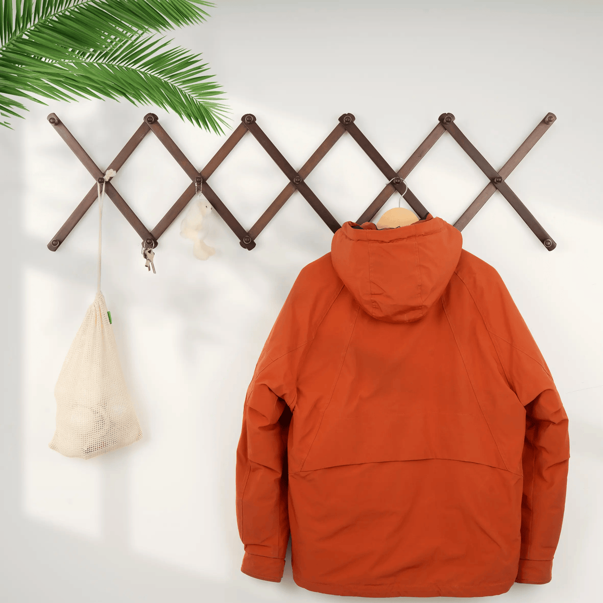 Accordion Peg Rack | 16 Hooks Expandable Wall Rack for Hats, Coat, Tools | Multi-Purpose Wooden Organizer Holds/Hangers Caps, Bag & Hoodies | Space Saving Room/Garage/Entryway Storage Solution (Brown)