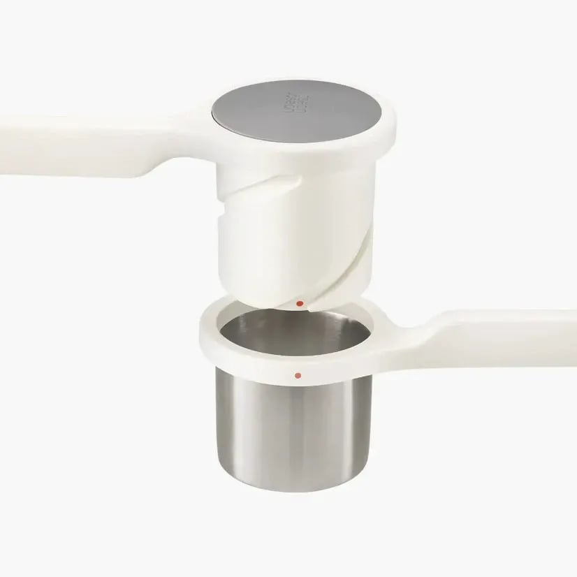 💖Hot 50% OFF🌹🥔 Potato Ricer Masher – Twist-Action Stainless Steel Vegetable Puree Tool